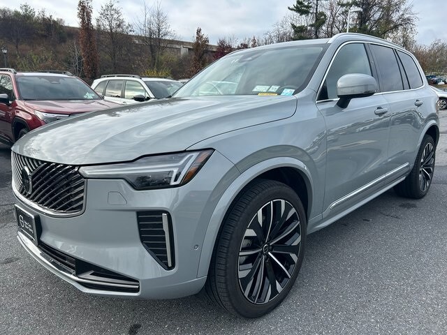 2025 Volvo XC90 Plus photo 2