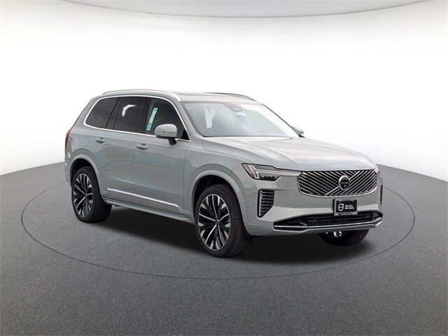 2026 Volvo XC90 Plus photo 3