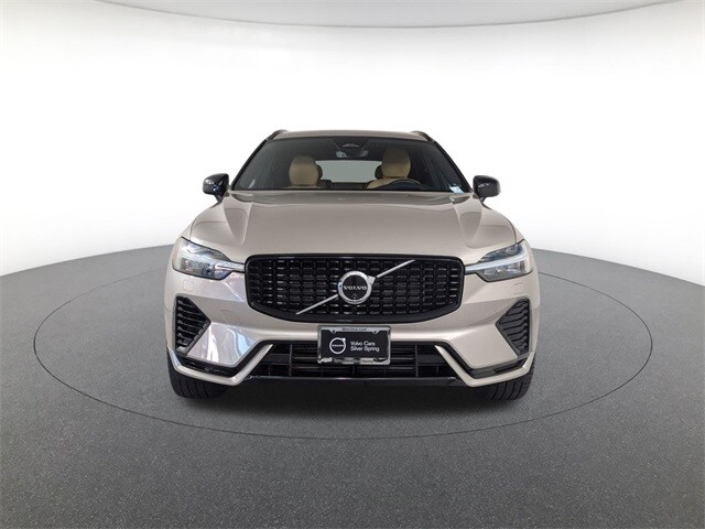2024 Volvo XC60 Hybrid T8 Ultimate photo 2