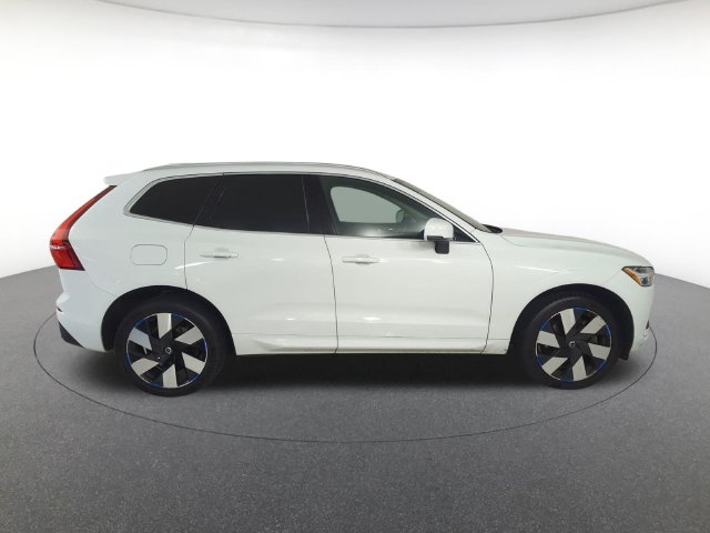 Used 2021 Volvo XC60 T6 Momentum SUV