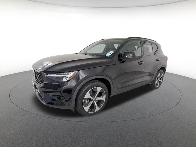 2023 Volvo XC40 Plus