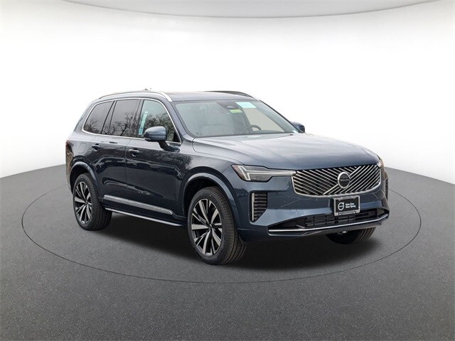 2025 Volvo XC90 T8 Core photo 3