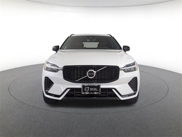 2023 Volvo XC60 Recharge Hybrid Ultimate photo 2