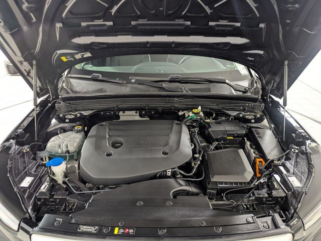 2025 Volvo XC40 Core - Photo 23