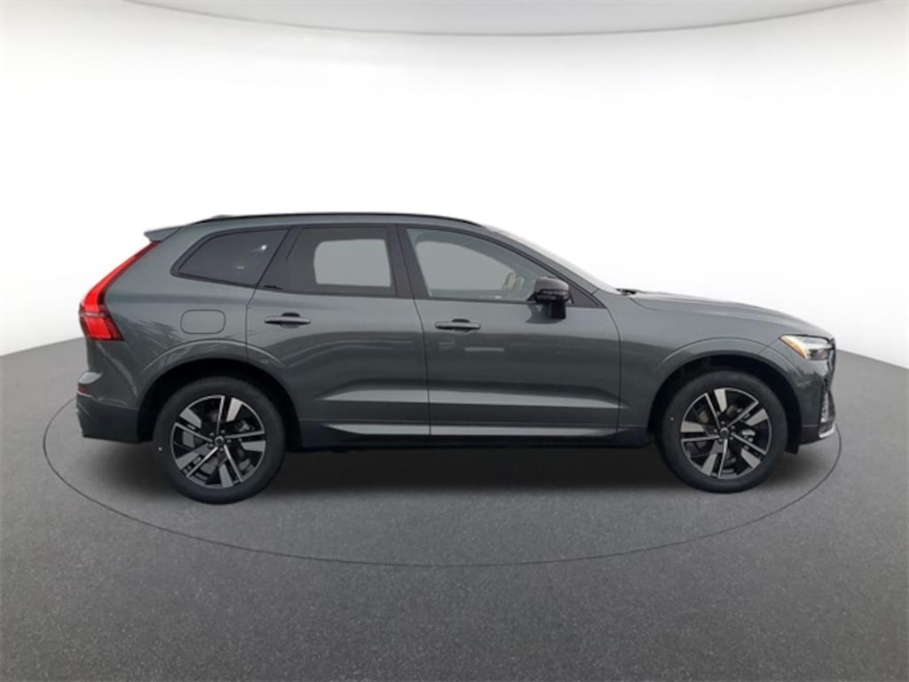 New 2026 Volvo XC60 B5 Core SUV