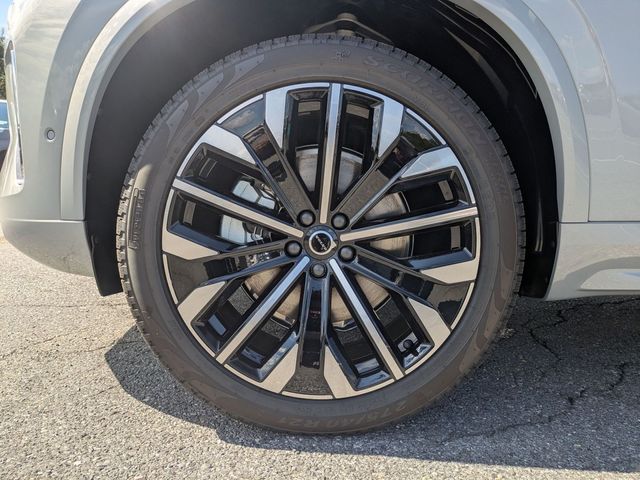 2026 Volvo XC90 Plus - Photo 16