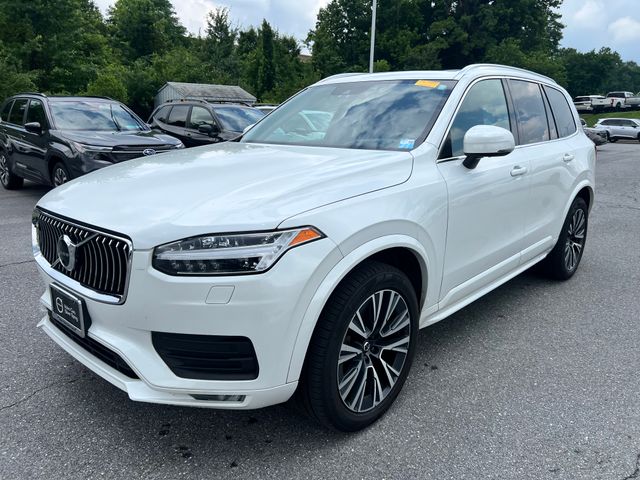 2022 Volvo XC90 T6 Momentum AWD's photo