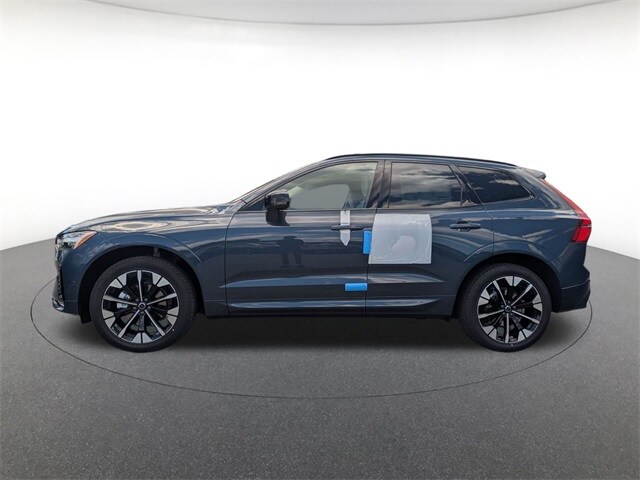 2026 Volvo XC60 B5 photo 2