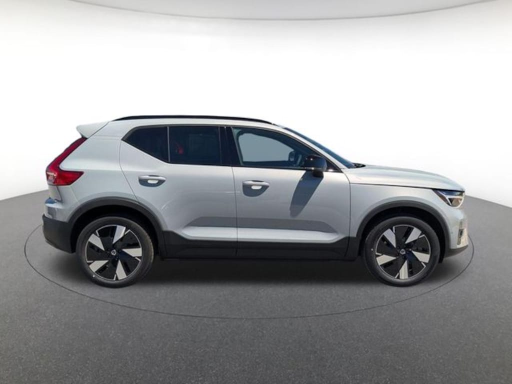 New 2026 Volvo EX40 Single Motor Extended Range Plus SUV