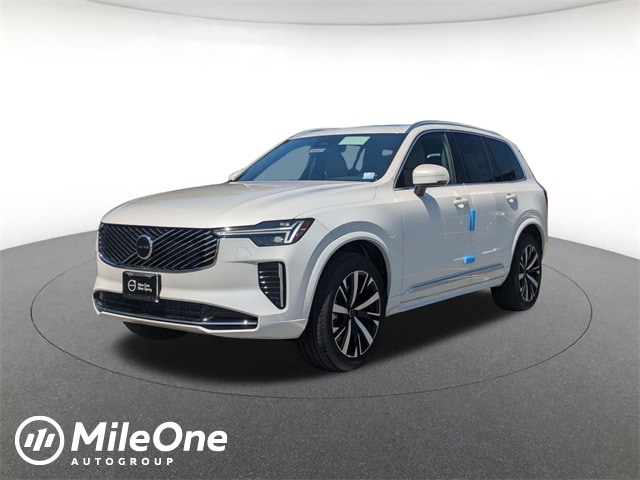 2026 Volvo XC90 Core's photo