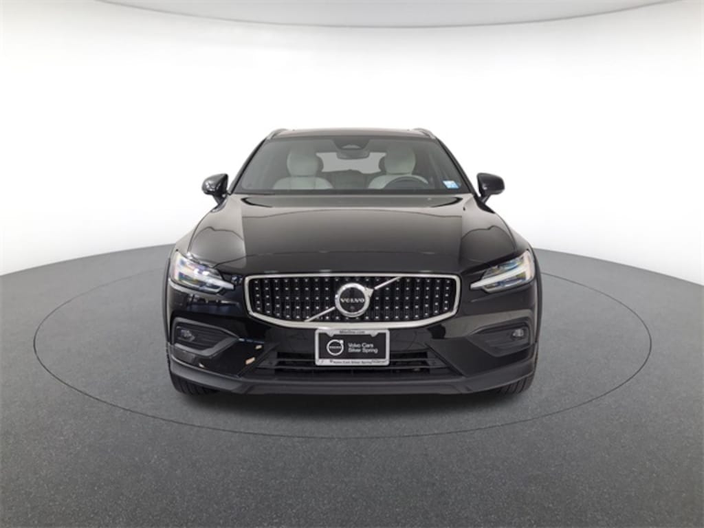 Certified 2023 Volvo V60 Cross Country B5 AWD Ultimate Wagon
