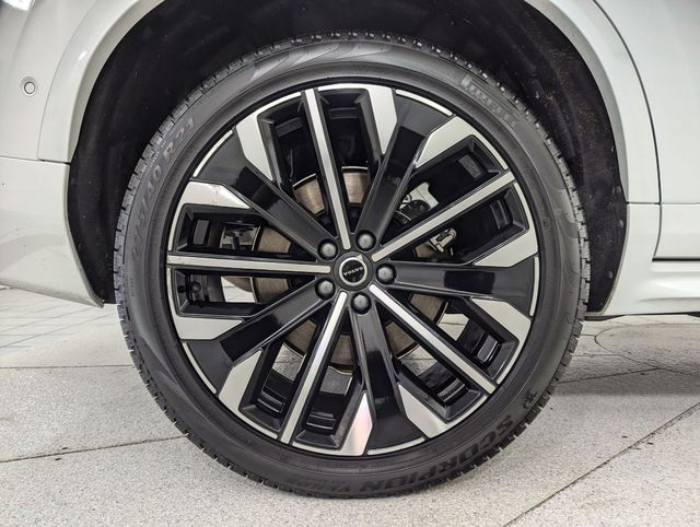 2025 Volvo XC90 Plus - Photo 24