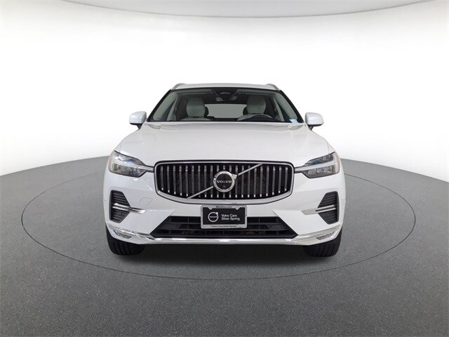 2023 Volvo XC60 B5 Ultimate photo 2