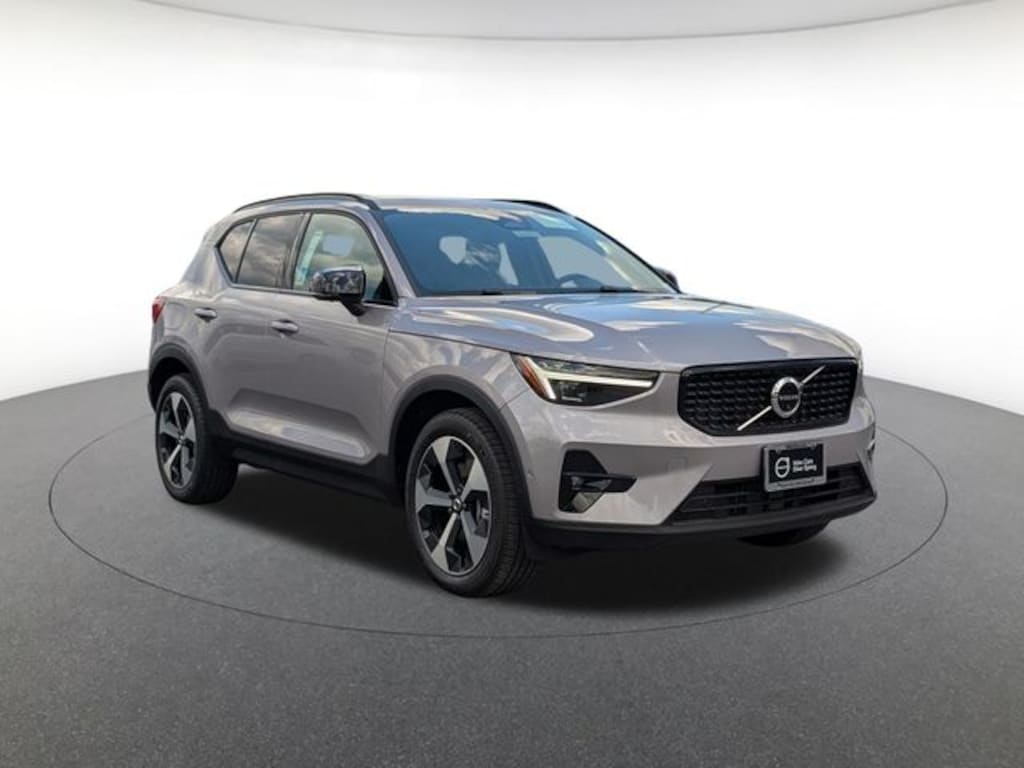 New 2026 Volvo XC40 B5 Plus SUV