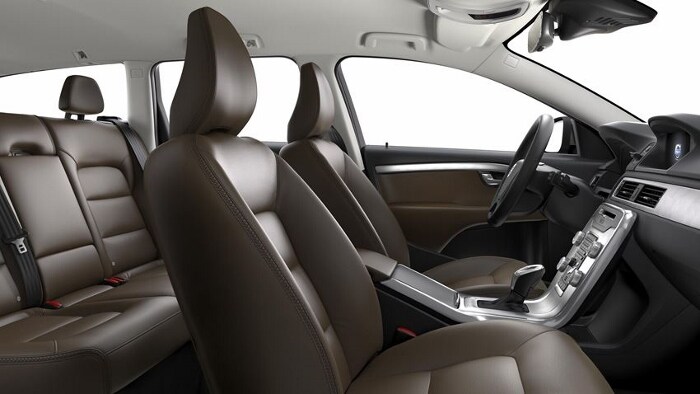 2016-Volvo-XC70-Interior-Seats (700x394).jpg