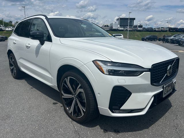 2024 Volvo XC60 B5 Ultimate Dark Theme AWD's photo