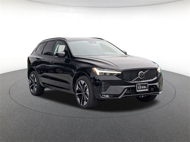 2026 Volvo XC60 B5 Plus photo 3