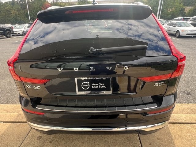 2023 Volvo XC60 B5 Plus photo 4