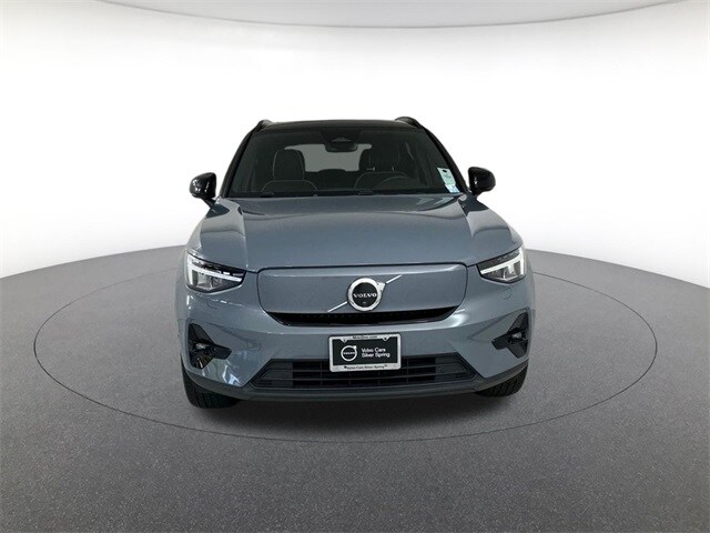 2023 Volvo XC40 Recharge Plus photo 2