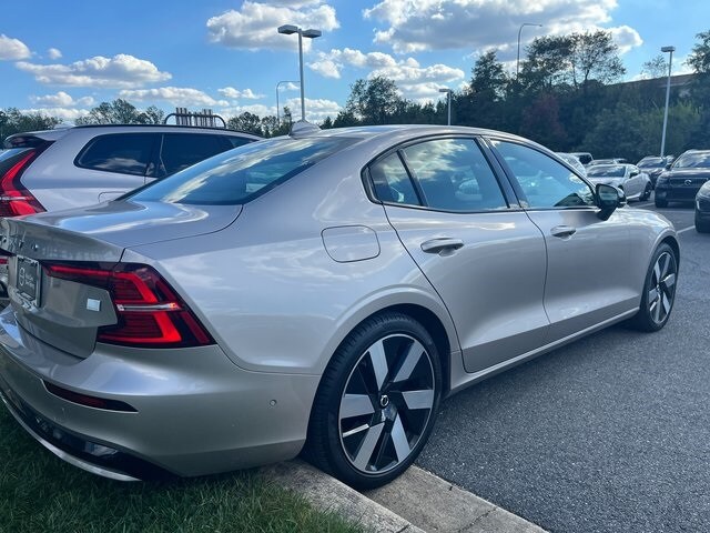 2024 Volvo S60 T8 Ultimate photo 4