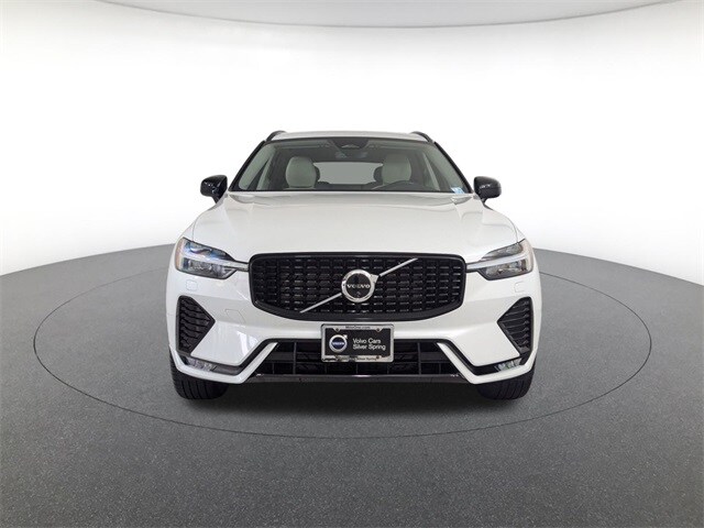 2025 Volvo XC60 B5 Plus photo 2