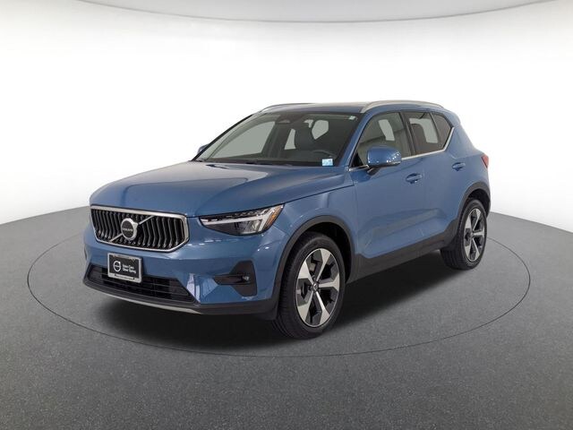 2023 Volvo XC40 B5 AWD Plus Bright SUV