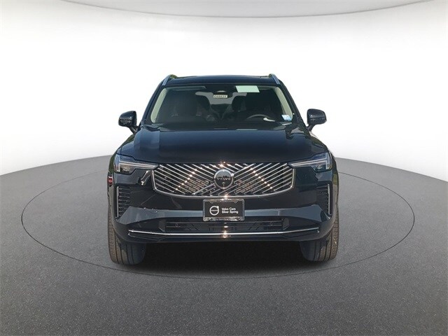 2026 Volvo XC90 Plus photo 2