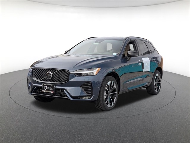 2026 Volvo XC60 Plus's photo