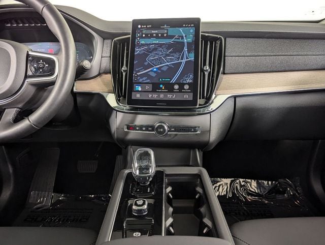 2025 Volvo XC90 Plus - Photo 13