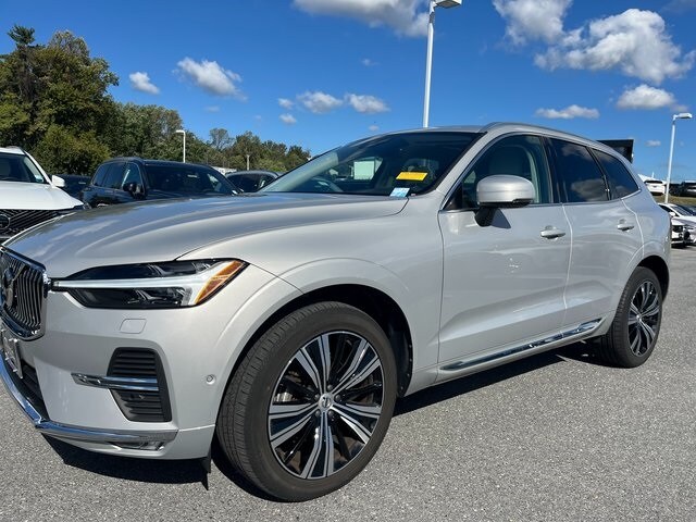 2023 Volvo XC60 B5 Plus photo 3