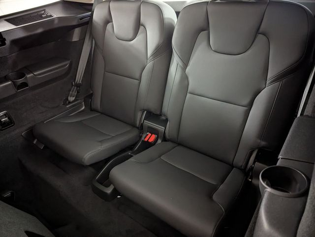 2025 Volvo XC90 Plus - Photo 17