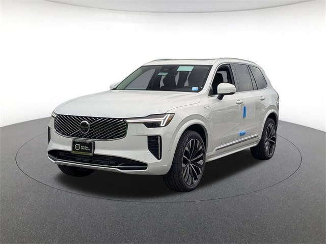 2026 Volvo XC90 Plus's photo