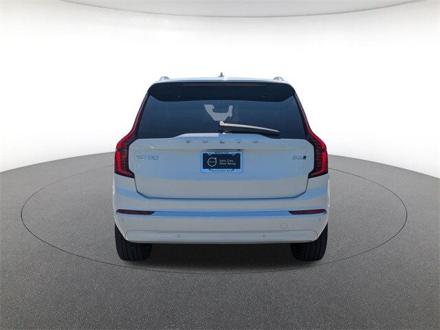 2026 Volvo XC90 Core photo 4
