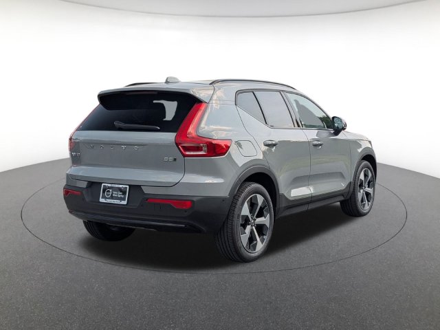 New 2026 Volvo XC40 B5 Plus SUV