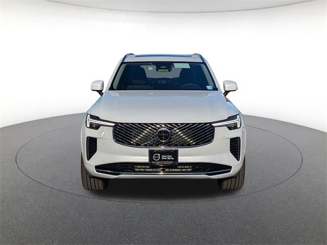 2025 Volvo XC90 Plus photo 2