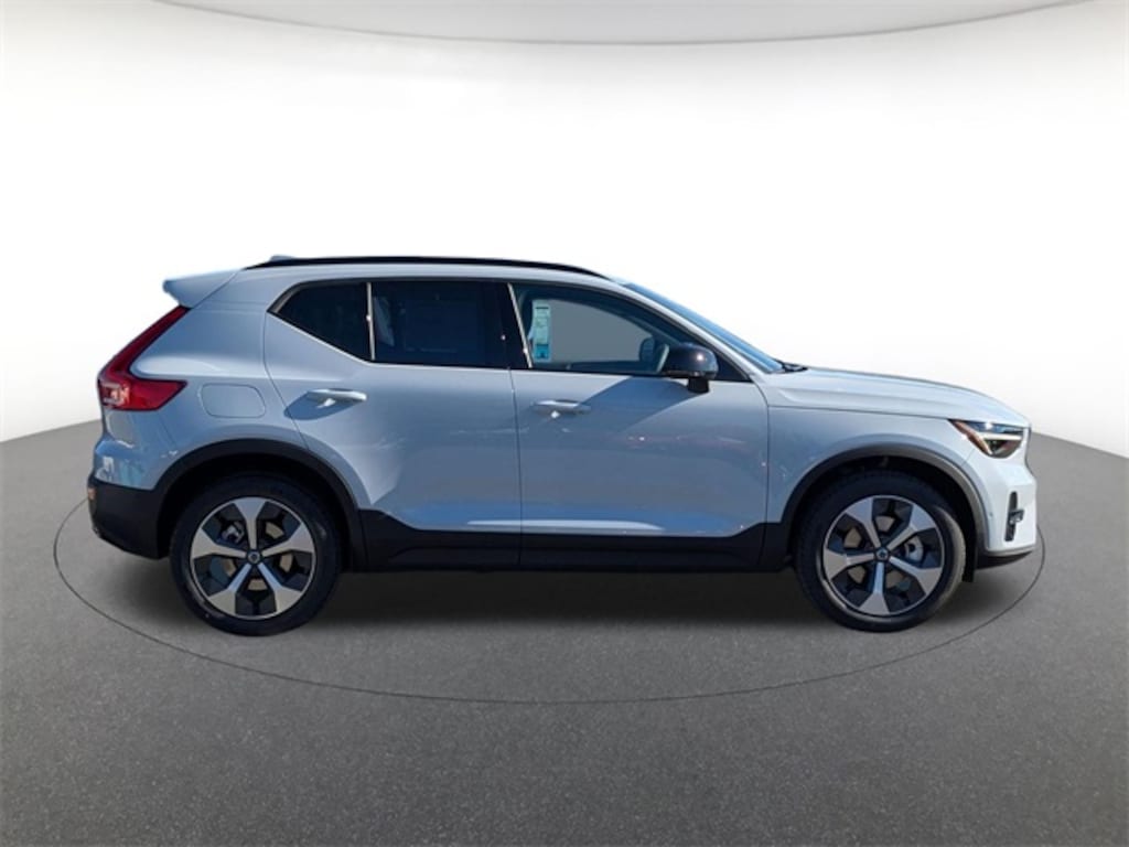New 2026 Volvo XC40 B5 Plus SUV