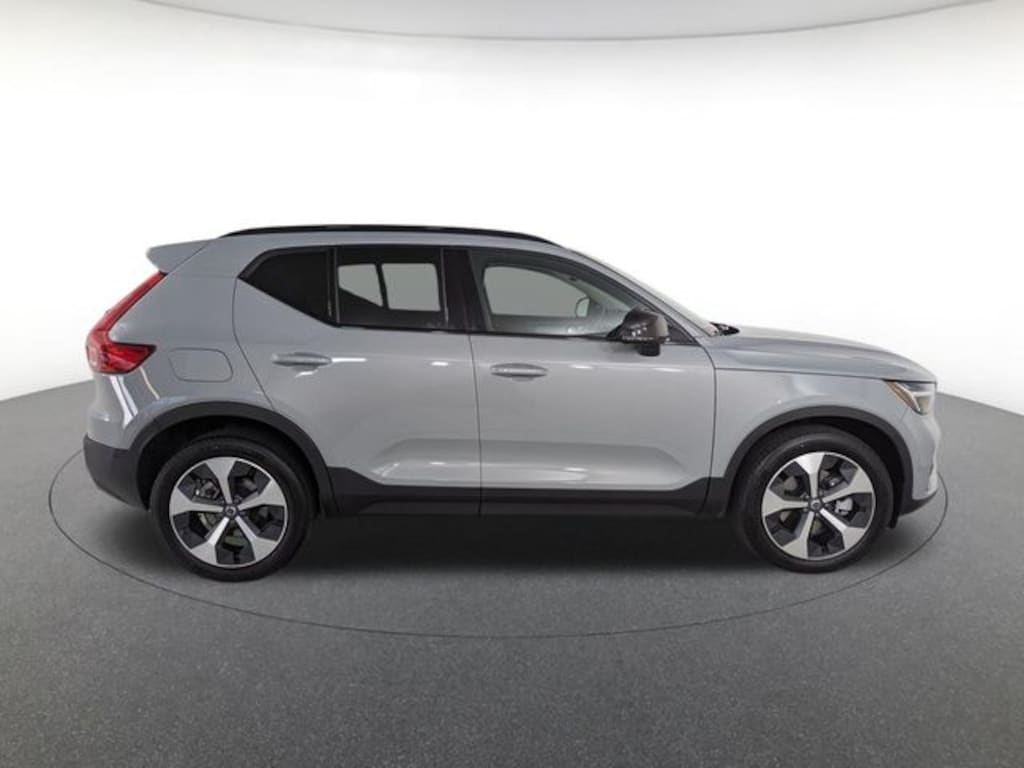 Certified 2026 Volvo XC40 B5 Plus SUV