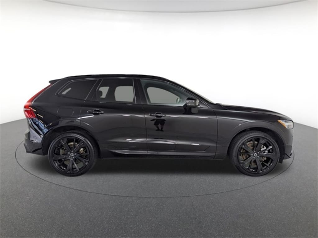 Certified 2024 Volvo XC60 plug-in hybrid T8 Ultimate Black Edition SUV