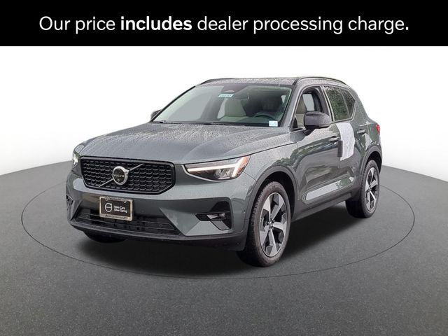 2026 Volvo XC40 B5 Plus Dark AWD's photo