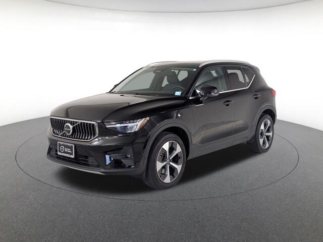 2024 Volvo XC40 B5 Plus Bright SUV