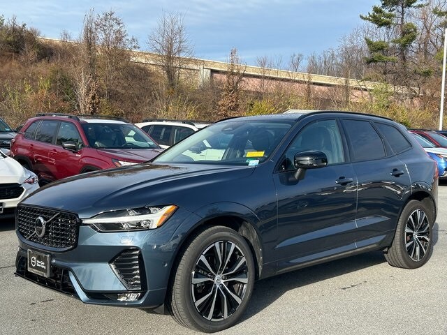 2023 Volvo XC60 B5 Ultimate photo 3