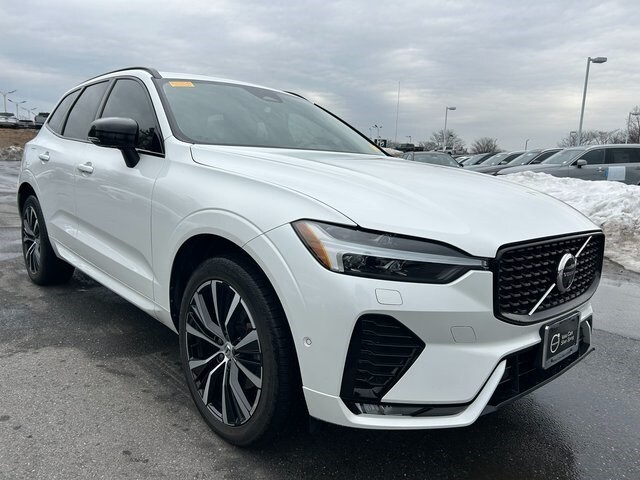 2024 Volvo XC60 B5 Plus Dark SUV