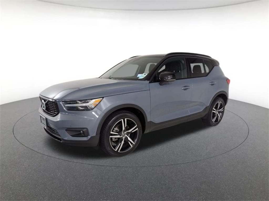 Used 2022 Volvo XC40 T5 AWD R-Design SUV