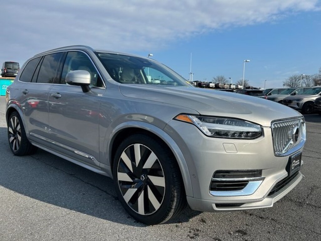Used 2023 Volvo XC90 Recharge Plug-In Hybrid Ultimate Bright 7-Seater SUV