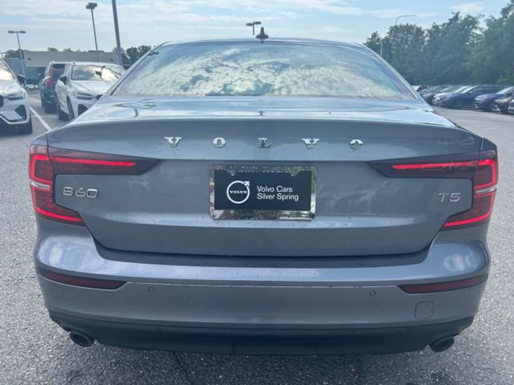 Used 2021 Volvo S60 T5 Momentum Sedan