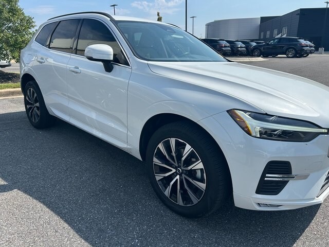 2023 Volvo XC60 B5 Core photo 2