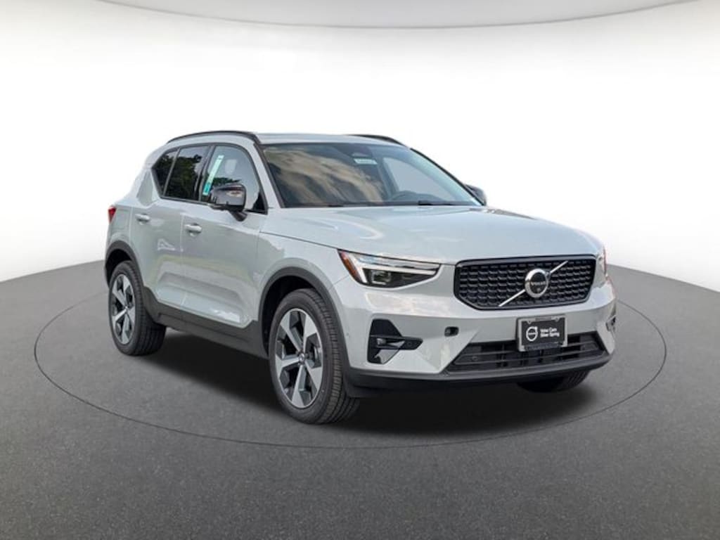 New 2026 Volvo XC40 B5 Plus SUV