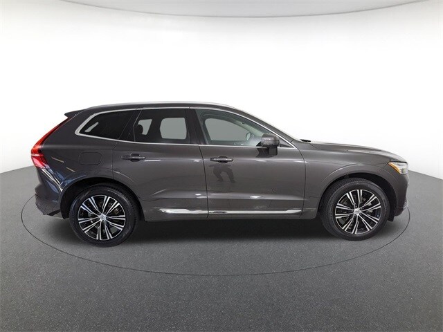 2022 Volvo XC60 B5 Inscription photo 4