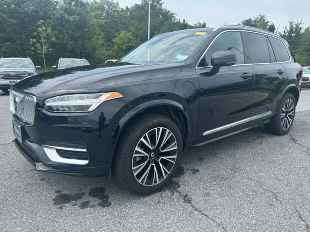 Certified 2025 Volvo XC90 plug-in hybrid T8 Plus 7-Seater SUV