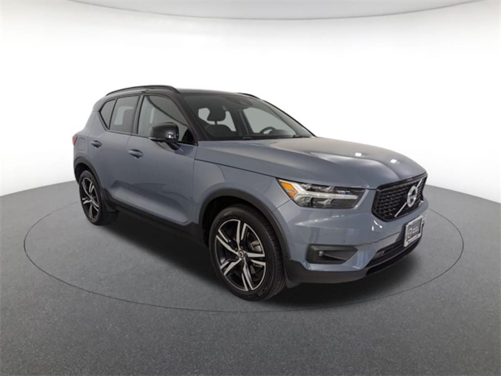 Used 2022 Volvo XC40 T5 AWD R-Design SUV